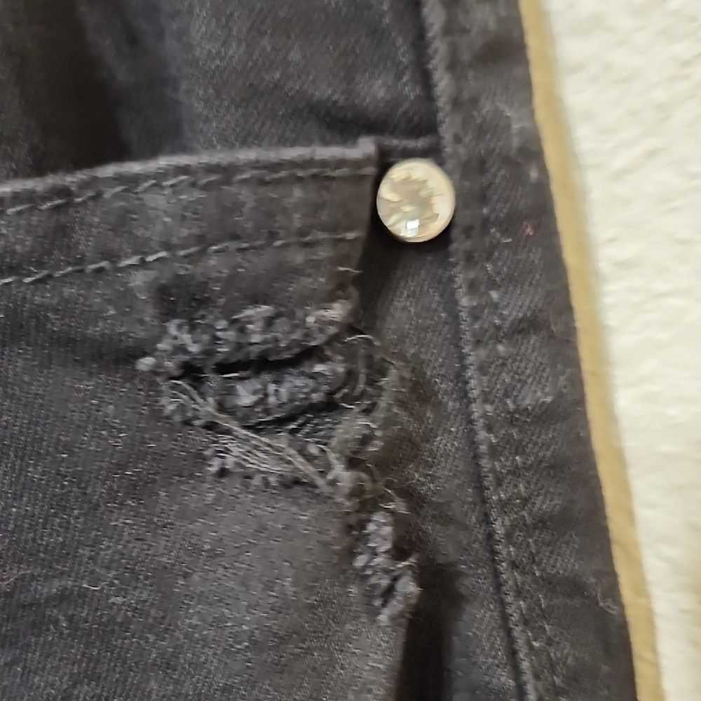 Black Skinny High-Waisted Jeans - Picture 9 of 13